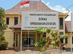 Warga Penumangan Keluhkan Buruknya Layanan Disdukcapil Tubaba