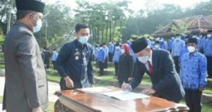 Bupati Umar Ahmad Lantik 2 Pejabat Tinggi Pratama dan 91 Pejabat Pengawas dan Fungsional