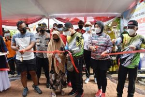 Walikota Metro Resmikan Paruk Mas di RW.05 Kelurahan Yosodadi