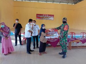 Serka Susilo Dampingi Penyaluran BLT- DD di Kampung Tri Tunggal Jaya