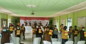 Anggota DPRD Lampung dari Fraksi Golkar Ali Imron Sosper di Balai Desa Brajayekti