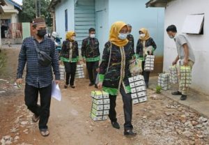 Selama Ramadhan 2021, LKKS Provinsi Lampung Bagikan Nasi 100 Kotak Setiap Hari