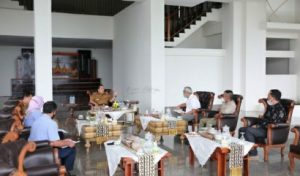 Gubernur Arinal Kembangkan Pakan Ikan Terapung Bersama Fakultas Pertanian Unila