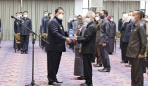 Gubernur Arinal Lantik Elvira Umihani sebagai Kadisperindag