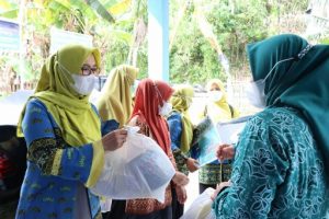145 Paket Sembako Diserahkan di Pekon Penengahan