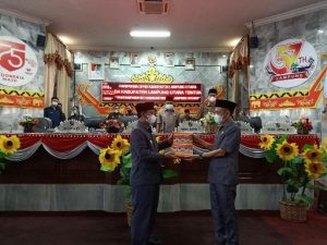 DPRD Lampura Rapat Paripurna Bahas Raperda Pertanggungjawaban Pelaksanaan APBD 2020