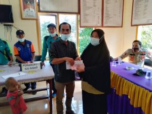 72 KPM Labuhan Mandi Way Krui Terima BLT -DD Tahap Satu 2021