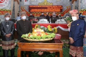 Potong Tumpeng Wujud Syukur Merayakan HUT Kabupaten Lampung Utara ke-75