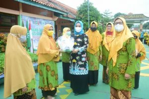 Ketua TP-PKK Tubaba Ny. Kornelia Umar Ikuti Milad Aisyiyah ke 104