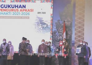 Bupati Tulangbawang Winarti Dikukuhkan sebagai Wakil Bendahara Umum APKASI