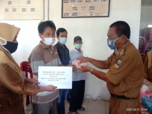 Sebanyak 19 KPM Pekon Way Narta Terima BLT- DD, Peratin Terapkan Protokol Kesehatan