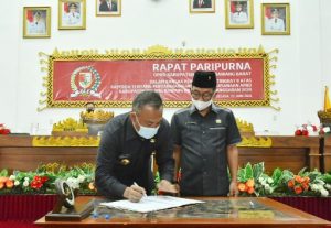 Perda Pertanggungjawaban APBD 2020 Kabupaten Tulangbawang Barat Disahkan