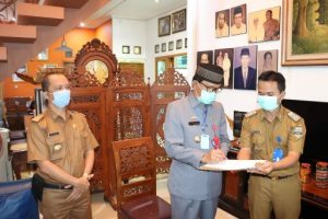 Bupati Pesisir Barat Rapat Paripurna Secara Virtual Meeting
