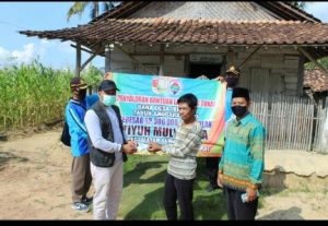 Tiyuh Mulya Jaya Salurkan BLT-DD Bulan Kelima 2021 Secara “Door to Door”