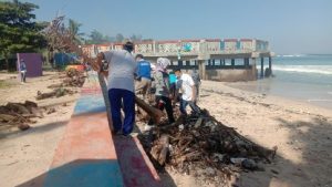 Pemerintah Pesisir Barat Galakkan Bersih Pantai