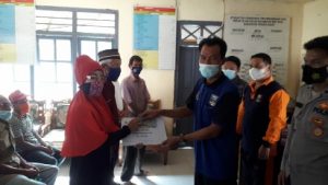 Sebanyak 70 Warga KPM Pekon Pajar Bulan Way Krui Terima BLT-DD