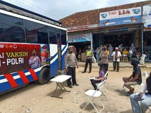 Polres Tulang Bawang Kerahkan SIVAMOL Pada Giat Vaksinasi Presisi Keliling