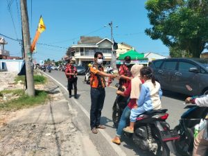 HUT RI ke-76, Pemuda Pancasila Pesisir Barat Bagikan Masker dan Vitamin C