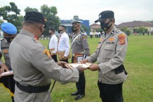 Polres Tulangbawang Beri Penghargaan 29 Personel Berprestasi dalam Tugas
