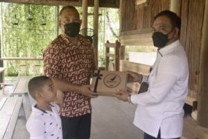 Bupati Umar Ahmad Sambut Tim Balai Besar POM Lampung