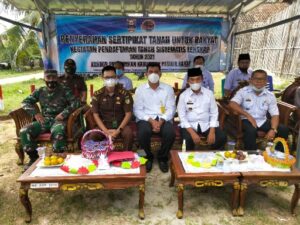 Penyerahan Sertifikat PTSL di Kabupaten Pesisir Barat Tahun 2021
