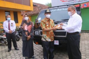 Lampung Utara Dapat Bantuan Satu Unit Mobil dari Program CSR Bank Syariah Kotabumi