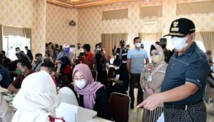Gubernur Arinal Tinjau Langsung Proses Vaksinasi Covid-19