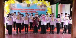 Riana Sari Arinal Kukuhkan Forum Anak Daerah Provinsi Lampung Tahun 2021