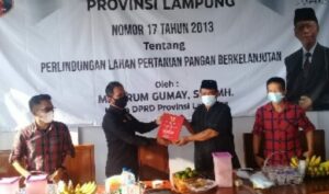 Mingrum Gumay Sosialisasi Perda Perlindungan Lahan Pertanian Pangan Berkelanjutan