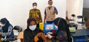 Ratusan Warga Pekon Biha Ikut Vaksinisasi