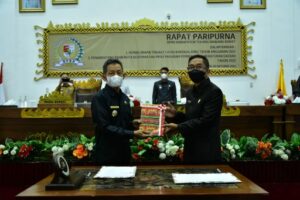 Paripurna DPRD Tulangbawang Barat Bahas Raperda Tingat I APBD 2022