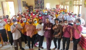 Dewi Nadi Ingatkan Warga Kampung Darma Agung Untuk Patuhi Prokes