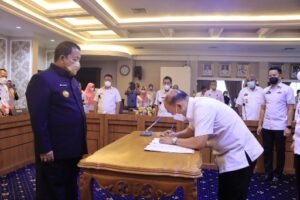 Dihadapan Gubernur Arinal, Kepala Perangkat Daerah Tandatangani Perjanjian Kinerja