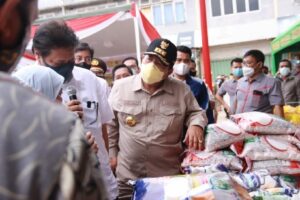 Gubernur Arinal Djunaidi dan Menko Perekonomian RI Tinjau Operasi Pasar