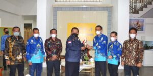 Gubernur Arinal Djunaidi Terima Penghargaan Inisiator Olahraga Indonesia 2022 dari SIWO PWI Pusat
