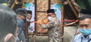 Wakili Gubernur, Kadis Sosial Resmikan Lumbung Beras Dhuafa di Ponpes Daarul Hikmah Gedung Meneng
