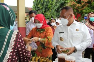 Usai Resmikan Musrenbang Kecamatan, Bupati Nanang Kunjungi Stand-stand Pelayanan