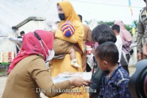 Melawat ke Kampung Tiyuh Tohow, Bupati Winarti Serahkan Bantuan Realisasi 25 Program BMW