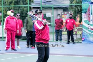 Winarti Buka Tournamen Tenis Lapangan “Bupati Cup 2022” di Polres Tulangbawang