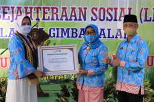 Ketua Umum LKKS Provinsi Lampung Resmikan Pondok Lansia Gimbar Alam Pringsewu