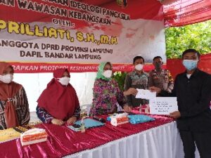 Aprilliati Edukasi Masyarakat Jaga Ketahanan Keluarga Ditengah Pandemi Covid-19