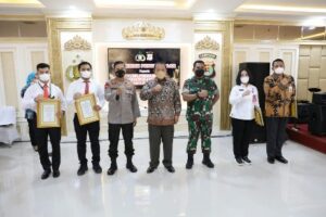 Kasih Penghargaan Personil Polda Lampung, Gubernur Arinal Harapkan Jadi Motivasi