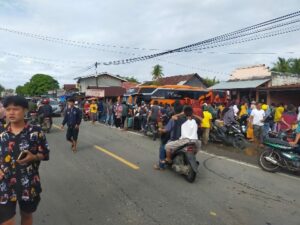 Arus Balik, Penumpang Tujuan Jakarta Membludak di Loket PO Bus MKU Krui