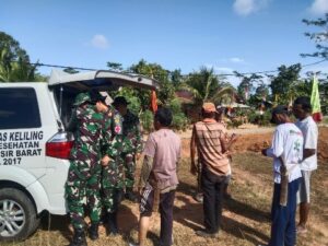Warga dan Personil Satgas TMMD Jalani Pemeriksaan Kesehatan