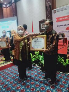 Provinsi Lampung Terima Penghargaan Ketepatan Waktu dalam Melaporkan SPM