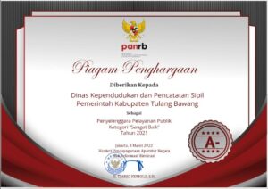 Dibawah Kepemimpinan Winarti, Disdukcapil Tuba Raih Penghargaan Kemenpan RB