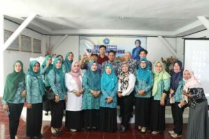 Ketua I TP PKK Pesisir Barat, Yulnawati Zulqoini: Mari Jadikan Masjid Ramah Anak!