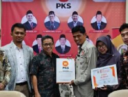 Fraksi PKS Lampung Sematkan Pelari 77 KM Sebagai Anggota PKS Kreatif dan Inspiratif