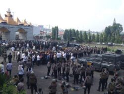 Ketua DPRD Lampung Bersama Wagub Nunik Temui Massa Aksi Tolak Kenaikan Harga BBM