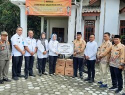 Pj Bupati Tubaba Serahkan Bantuan Hibah 4 Unit Kendaraan Oprasional Bawaslu